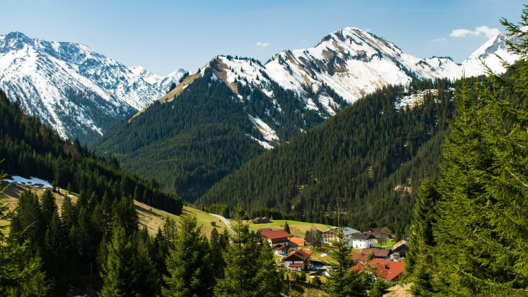 Fragili equilibri tra uomo, economia e natura